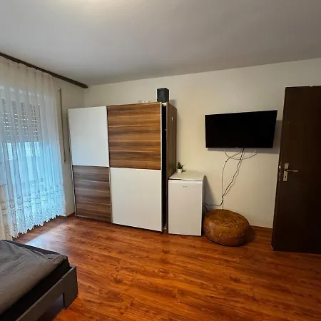 Monteurwohnung Monteurzimmer 13 Personen *