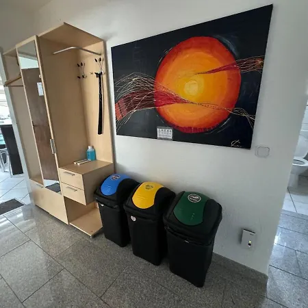 Apartmán Monteurwohnung Monteurzimmer 13 Personen *