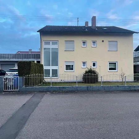 Monteurwohnung Monteurzimmer 13 Personen Apartmán