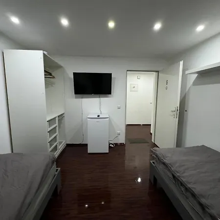 Monteurwohnung Monteurzimmer 13 Personen *