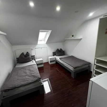 Monteurwohnung Monteurzimmer 13 Personen Apartment *