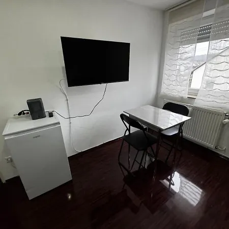 Monteurwohnung Monteurzimmer 13 Personen Appartement Kleinkötz