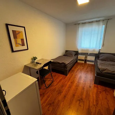 Apartamento Monteurwohnung Monteurzimmer 13 Personen *